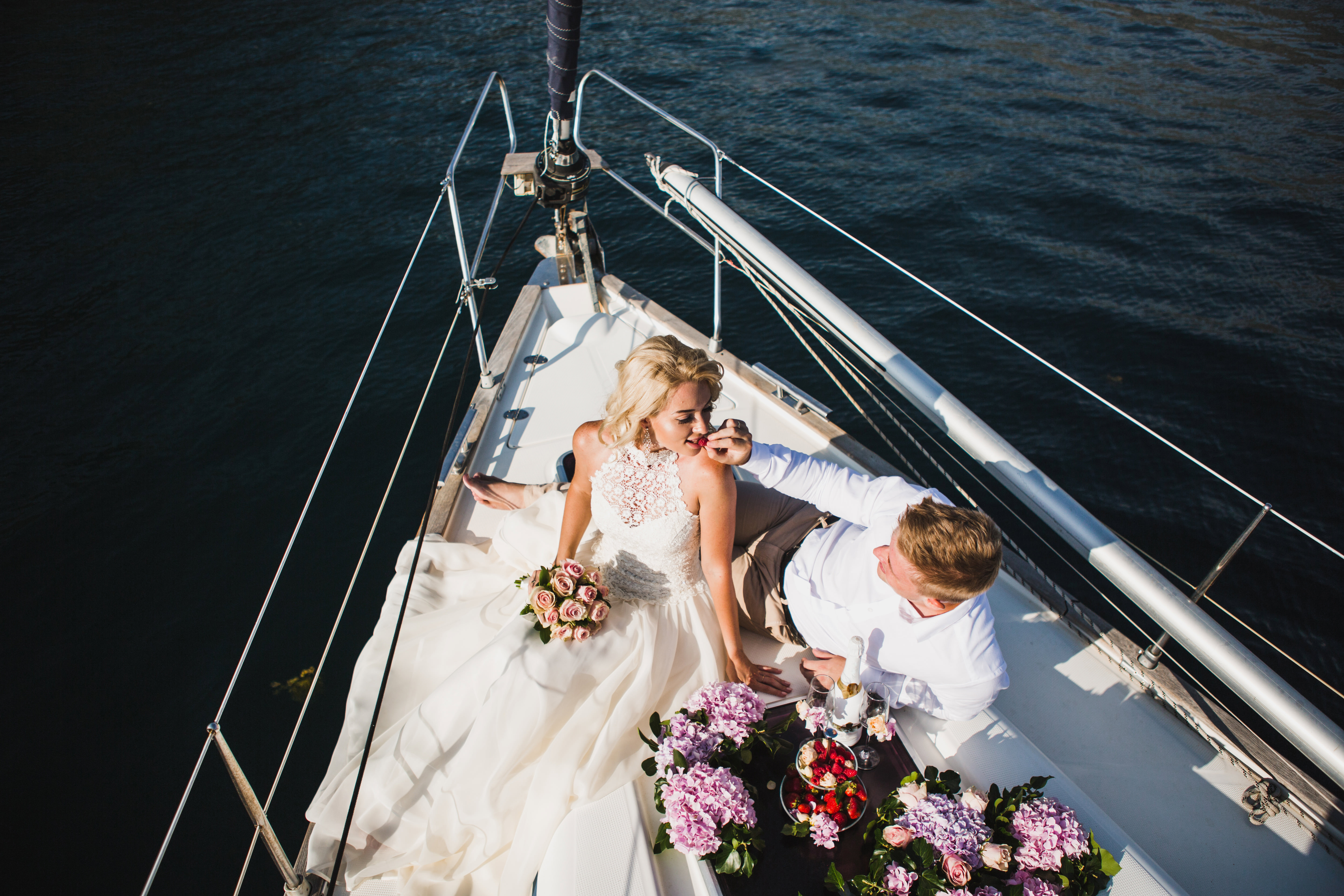 Elopement wedding on a sailboat in Porto — Port Sailors